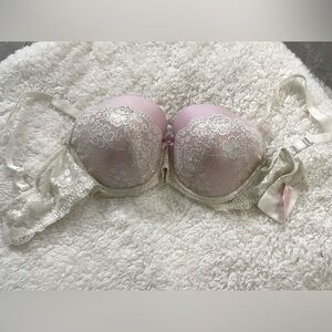 Victoria’s Secret Push Up Bra (36DD)